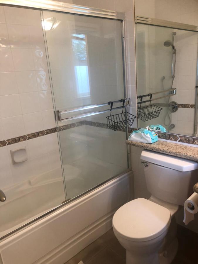 Lucky Room, A Comfortable Bedroom With Private Bathroom Close To Yvr Richmond Esterno foto